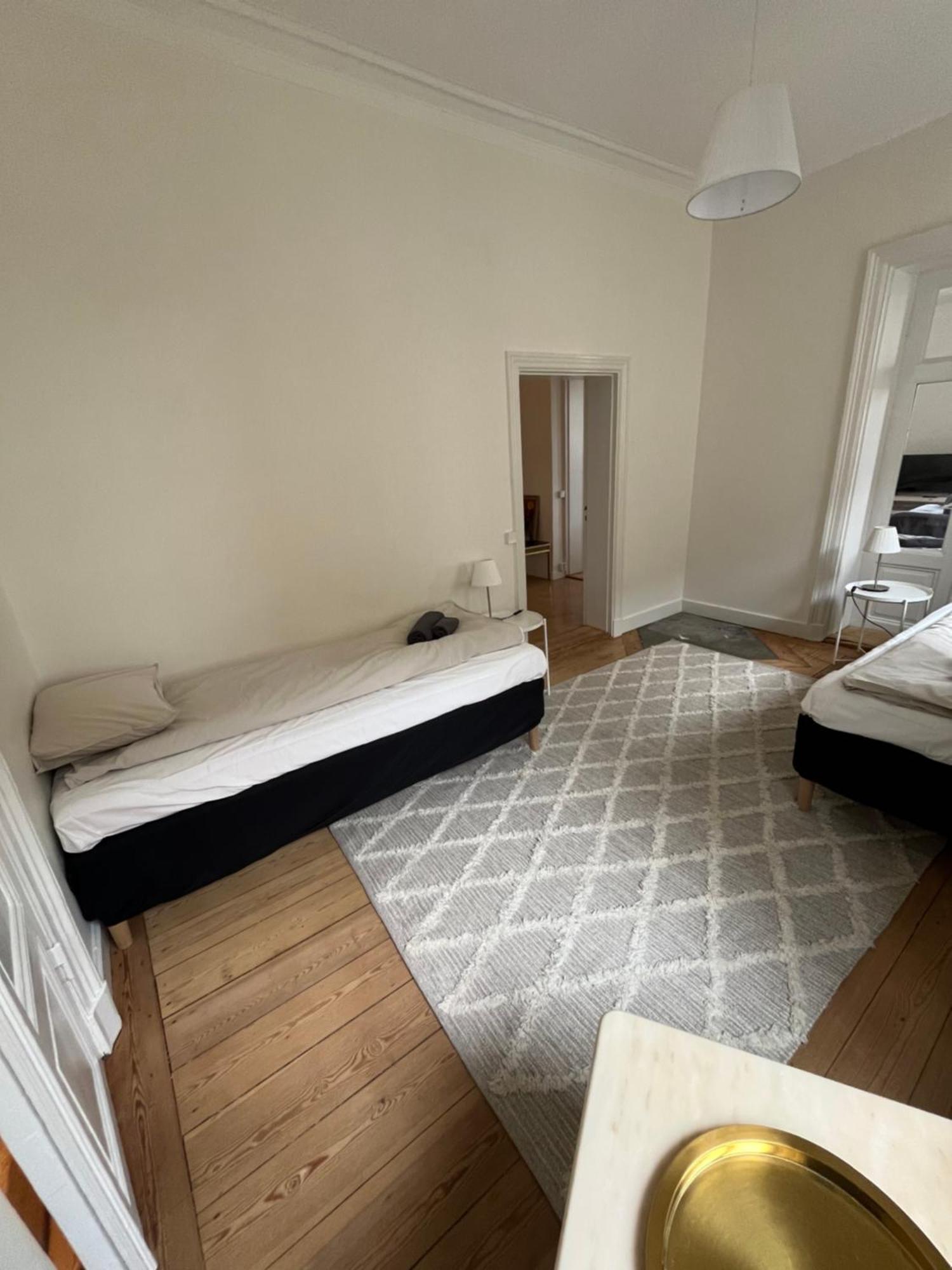 Home Inn Mrt19 Stockholm Bagian luar foto