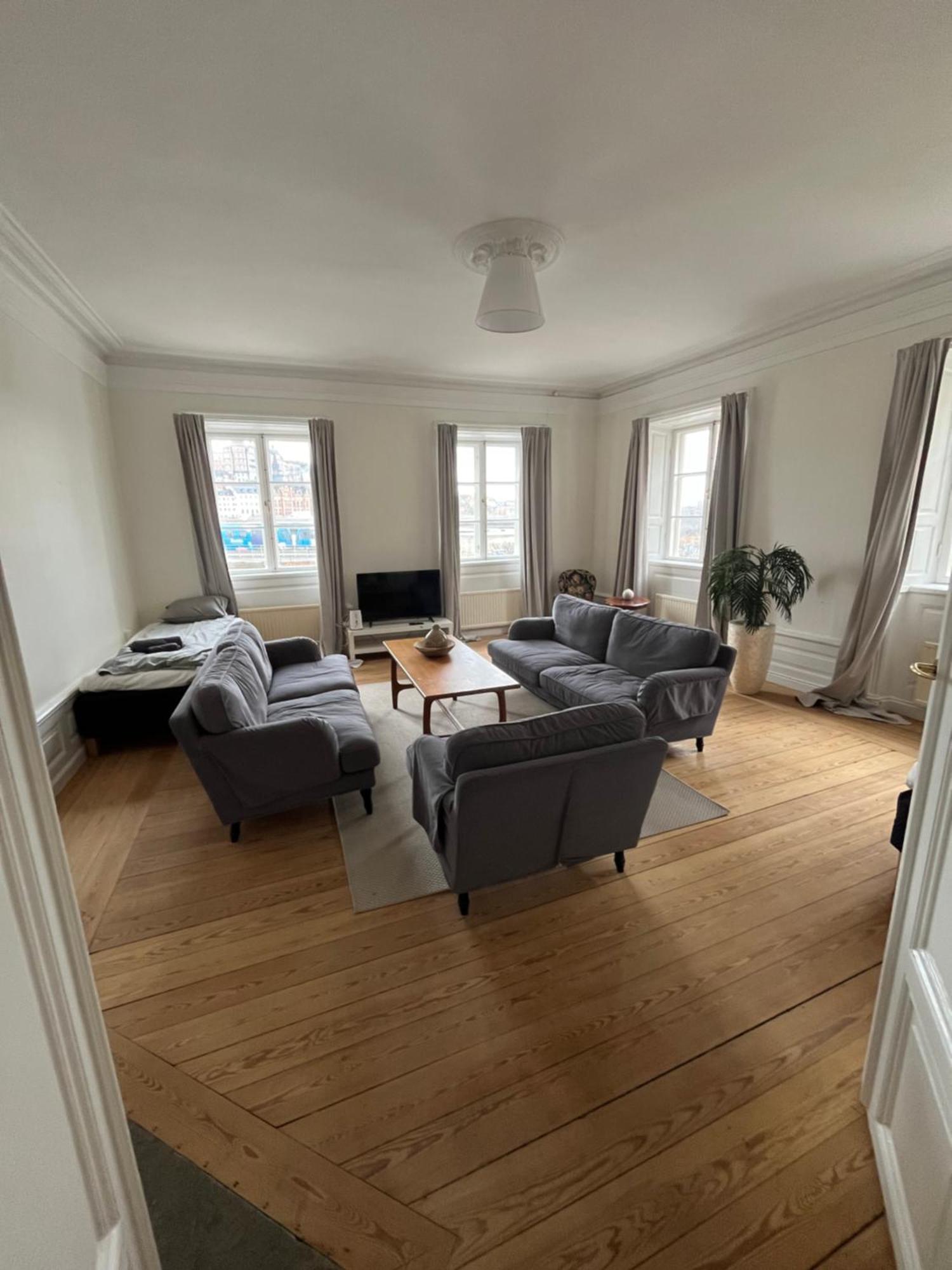 Home Inn Mrt19 Stockholm Bagian luar foto